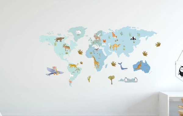 naklejka mapa-naklejka scienna do pokoju dziecka-mapa-naklejka ze zwierzetami swiata-niebieska-naklejka do pokoju dziecka-niebieska